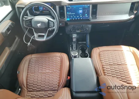 2022 Ford Bronco Base z USA, uszkodzony, nr VIN 1FMEE5DP3NLB06567